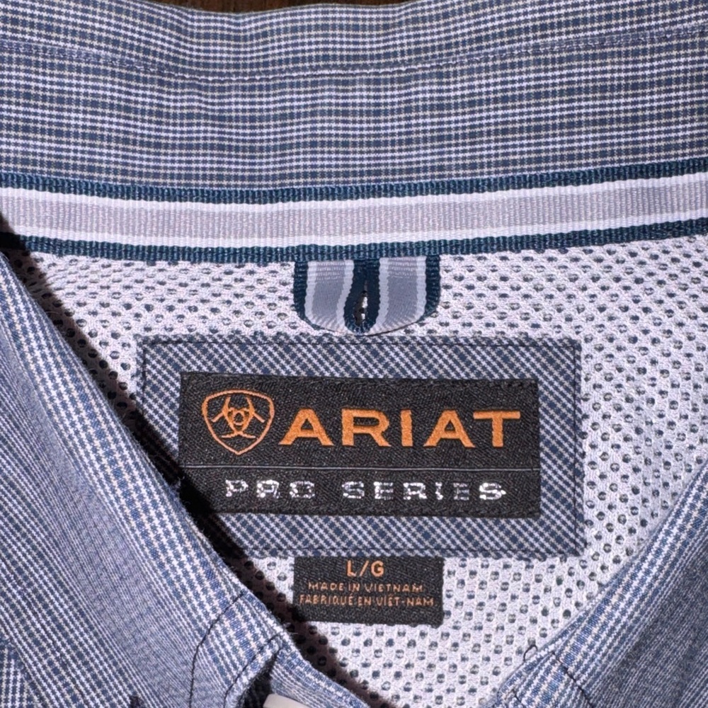 Ariat mens pro series button down sz L